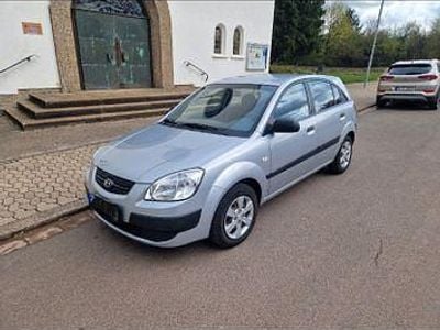 Gebraucht Kia Rio EX 97 PS (71 kW) 2009 Silber Limousine