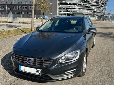 Gebraucht Volvo V60 Business Edition 150 PS (110 kW) 2016 Schwarz Kombi
