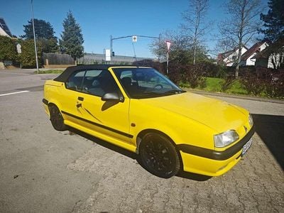 Gebraucht Renault 19 90 PS (66 kW) 1996 377 daytona gelb Cabrio