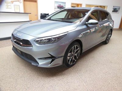 Gebraucht Kia Ceed Sportswagon Plus 160 PS (117 kW) 2023 Lunarsilber Kombi