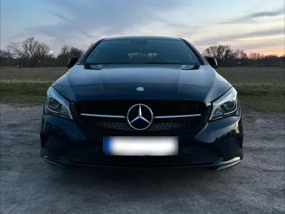 Gebraucht Mercedes CLA180 Shooting Brake 122 PS (89 kW) 2016 Blau Kombi