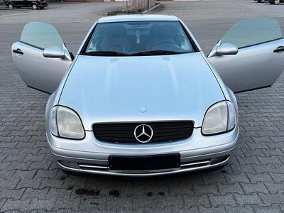 Gebraucht Mercedes SLK230 193 PS (141 kW) 1999 Silber Cabrio