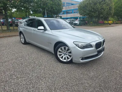 Gebraucht BMW 750 Sport Line 408 PS (300 kW) 2010 Silber Limousine
