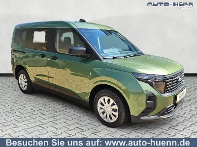 Neu Ford Tourneo Courier Trend 125 PS (91 kW) 2026 Bursting green metallic Van / Kleinbus
