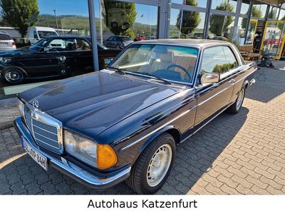 Blau Gebraucht 1984 Mercedes 230 Limousine | 13.490 €