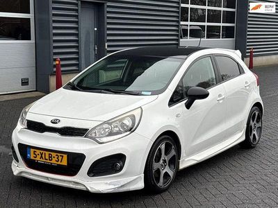 Weiß Gebraucht 2014 Kia Rio Limousine | 7.250 € (Etwas zu teuer)