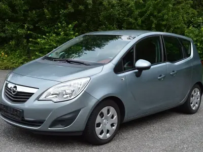 Gebraucht Opel Meriva Edition 120 PS (88 kW) 2010 Silber Van / Kleinbus