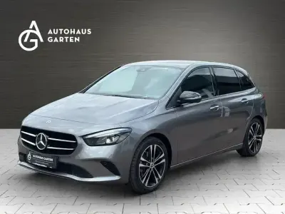 Gebraucht Mercedes B200 Night 163 PS (119 kW) 2019 Grau Kleinwagen