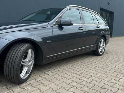 Gebraucht Mercedes C220 170 PS (125 kW) 2010 Grau Kombi