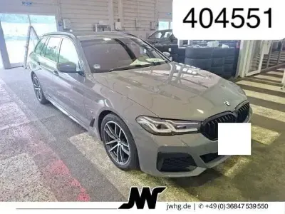 Gebraucht BMW 520 M Sport 190 PS (139 kW) 2021 Berninagrau bernsteineffekt me Limousine