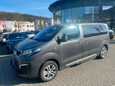 Gebraucht Peugeot Traveller Allure 177 PS (130 kW) 2021 Grau Van / Kleinbus