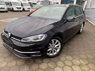 Gebraucht VW Golf VII Highline 150 PS (110 kW) 2020 Deep black (metallic) Kombi