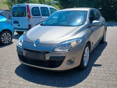Gebraucht Renault Mégane Luxe 131 PS (96 kW) 2009 Braun Limousine