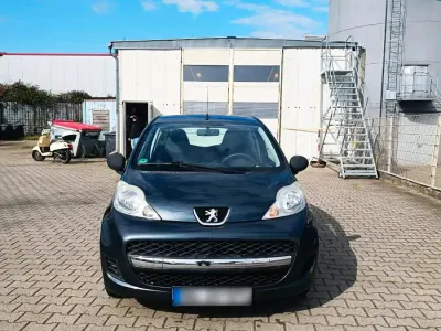 Gebraucht Peugeot 107 68 PS (50 kW) 2009 Kleinwagen
