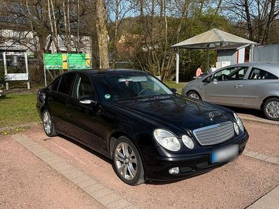 Gebraucht Mercedes E200 122 PS (89 kW) 2004 Schwarz Limousine