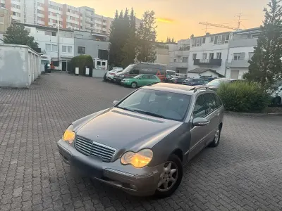 Gebraucht Mercedes C180 143 PS (105 kW) 2003 Gold Kombi