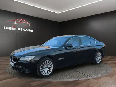 Gebraucht BMW 750 Sport Line 408 PS (300 kW) 2010 Schwarz Limousine