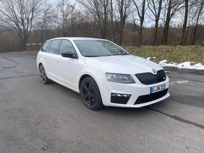Gebraucht Skoda Octavia Ambition 110 PS (80 kW) 2015 Weiß Kleinwagen