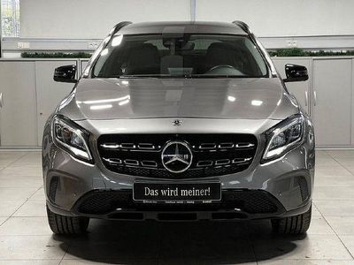 Grau Gebraucht 2019 Mercedes GLA220 Urban SUV | 25.920 € (Etwas zu teuer)