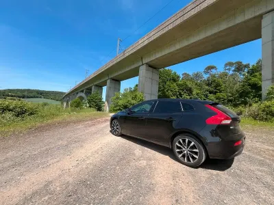 Gebraucht Volvo V40 122 PS (89 kW) 2018 Schwarz Limousine