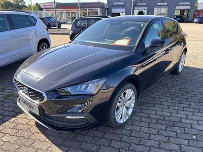 Gebraucht Seat Leon Style 110 PS (80 kW) 2024 Midnight schwarz metallic Limousine