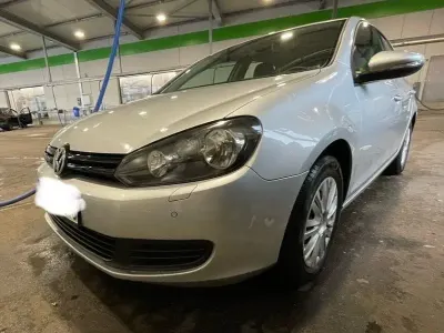 Gebraucht VW Golf VI Trendline 105 PS (77 kW) 2011 Silber Kleinwagen