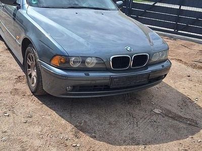 BMW 525