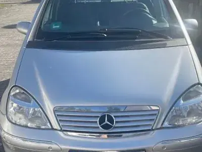 Gebraucht Mercedes 190 120 PS (88 kW) 2000 Silber Limousine