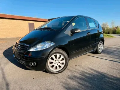 Używany Mercedes A160 82 KM (60 kW) 2006 Czarny Sedan/Limuzyna