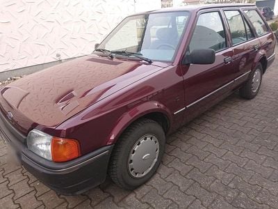 Usata Ford Escort 75 CV (55 kW) 1989 Rosso Station wagon