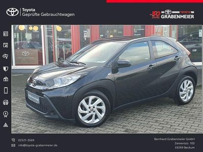 Schwarz Gebraucht 2022 Toyota Aygo X-play Kleinwagen | 13.590 € (Fairer Preis)