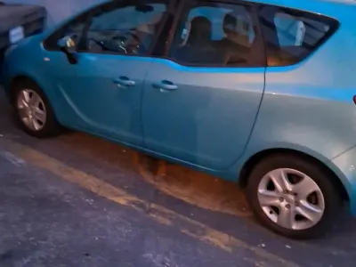 Usata Opel Meriva 101 CV (74 kW) 2010 Blu Monovolume