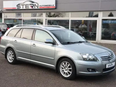 Gebraucht Toyota Avensis 129 PS (94 kW) 2009 Medium silver metallic Kombi