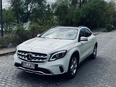 Mercedes GLA220