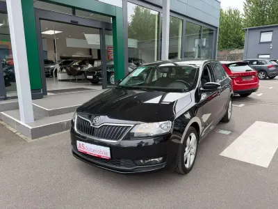 Gebraucht Skoda Rapid Cool Edition 95 PS (69 kW) 2019 Schwarzmagic perleffekt Kleinwagen