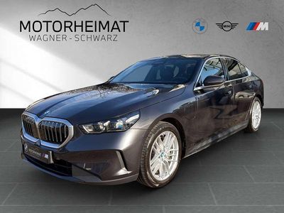 Gebraucht BMW 550e Sport Line 489 PS (359 kW) 2024 Grau Limousine