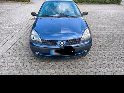Second-hand Renault Clio II 75 CP (55 kW) 2002 Albastru Berlinǎ