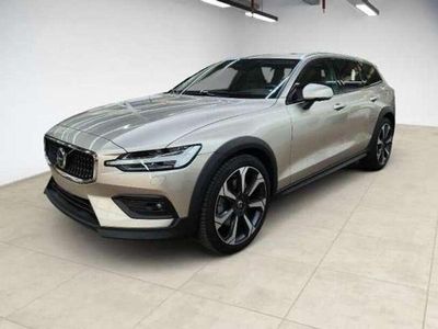 Bricht dusk (metallic) Gebraucht 2024 Volvo V60 CC Ultimate Kombi | 43.450 € (Fairer Preis)