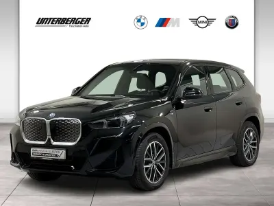Gebraucht BMW iX1 M Sport 225 kW (306 PS) 2025 Saphirschwarz SUV