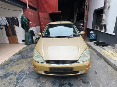 Occasion Ford Focus 82 ch (60 kW) 1999 Jaune Berline