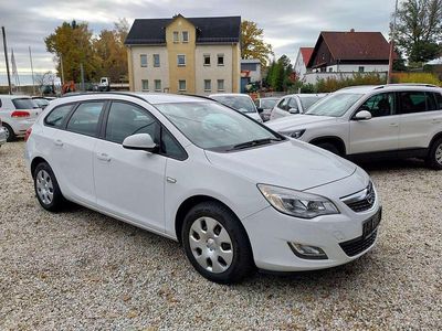 Gebraucht Opel Astra Edition 101 PS (74 kW) 2012 Weiß Kombi