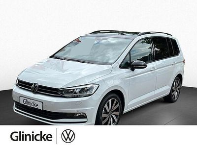 Gebraucht VW Touran Highline 150 PS (110 kW) 2022 Weiß Van / Kleinbus