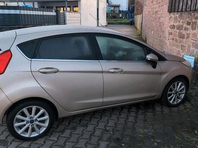 Beige Gebraucht 2016 Ford Fiesta Kleinwagen | 6.999 € (Fairer Preis)