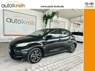 Gebraucht Toyota Yaris Basis 116 PS (85 kW) 2022 Mysticschwarz mica Kleinwagen