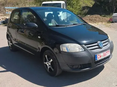 Używany VW Fox Basis 54 KM (39 kW) 2009 Czarny Hatchback