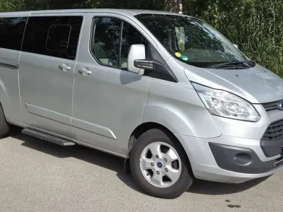 Gebraucht Ford Tourneo Custom Titanium 131 PS (96 kW) 2017 Silber Van