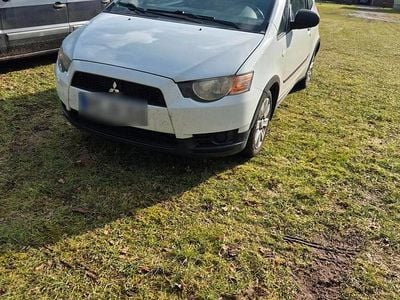Usata Mitsubishi Colt 75 CV (55 kW) 2010 Bianco Utilitaria