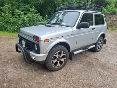 Gebraucht Lada niva 83 PS (61 kW) 2022 Silber SUV