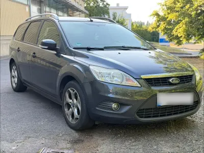 Gebraucht Ford Focus 109 PS (80 kW) 2011 Grau Kombi