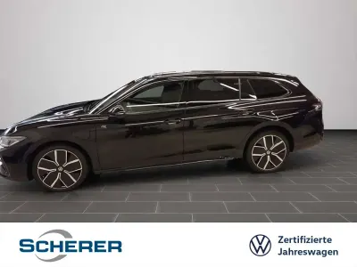 Gebraucht VW Passat R-line 272 PS (200 kW) 2025 Grenadillschwarz metallic Kombi